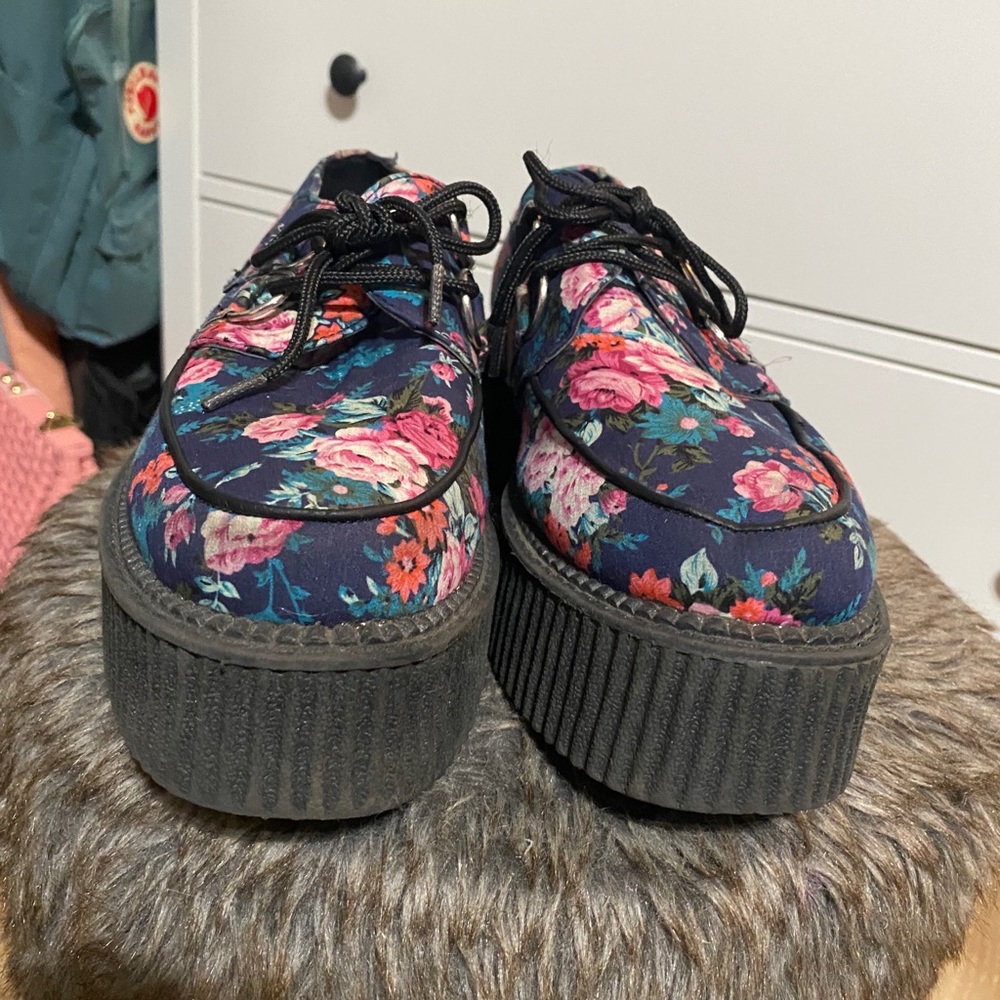 TUK Floral Platform Creepers